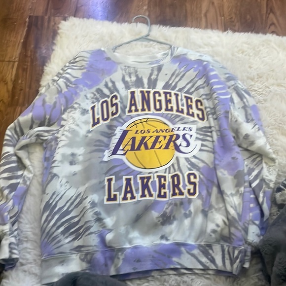 lakers sweatshirt - Picture 1 of 2